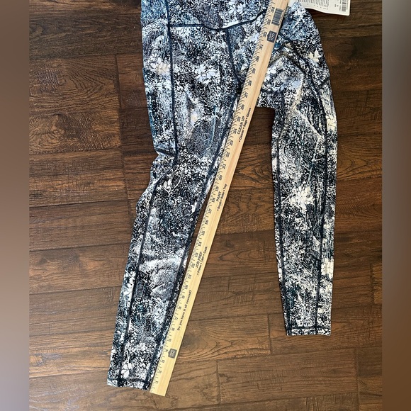 Lululemon Speed Up Tight 28" Size 6 NWT - Picture 10 of 11